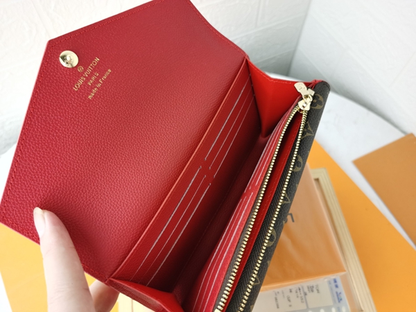 LVコピーウォレット着用イメージ